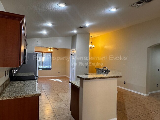 Photo - 18184 W Saguaro Ln