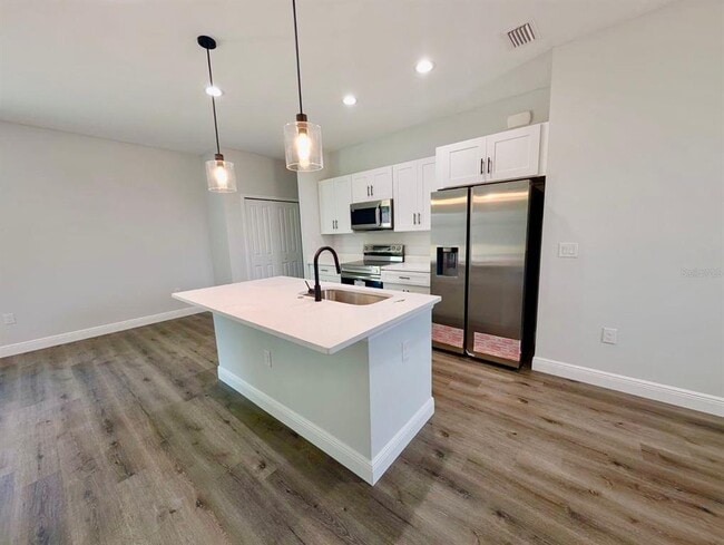 Photo - 21295 Wynyard Ave