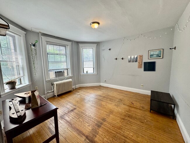 Photo - 6 Sutherland Rd Condo Unit 3