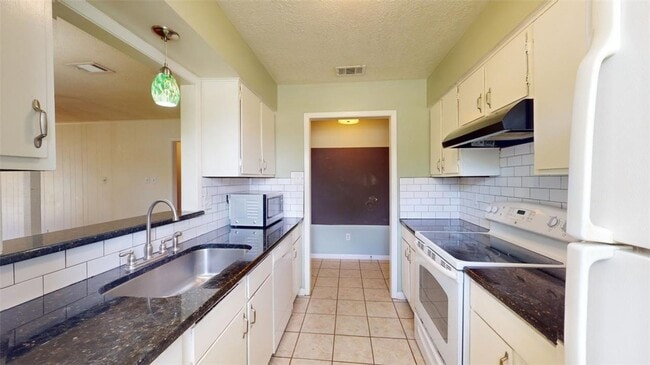 Photo - 2401 Cornell Dr