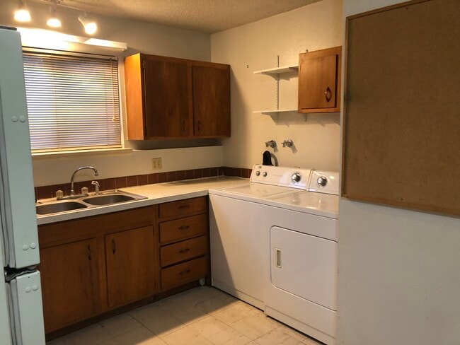 Photo - 518 SW City View St Unit 518