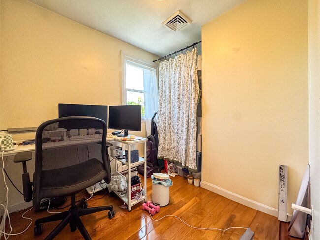 Photo - 76 Dunboy St Unit 2
