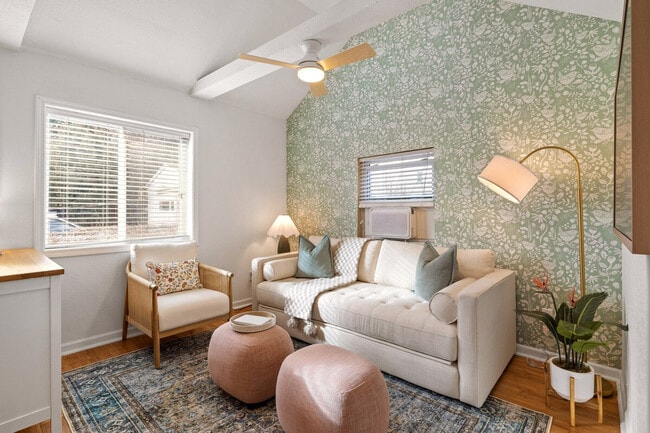 Building Photo - 602 St Cloud St Unit SI ID1515892P