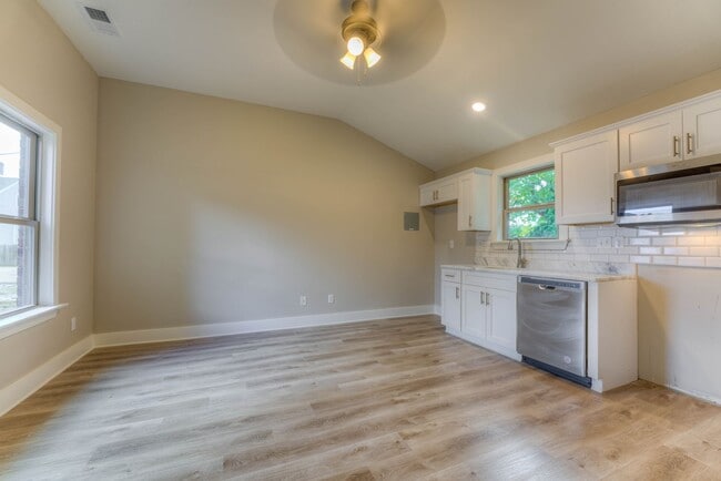 Photo - 1807 Jackson Ave