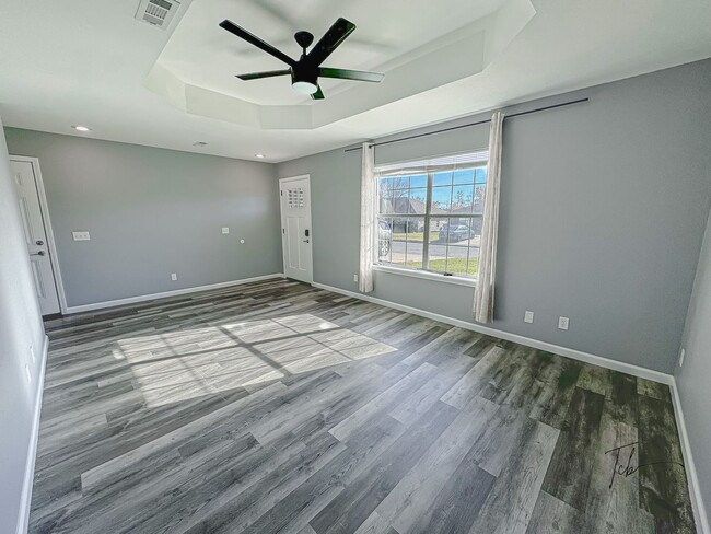 Building Photo - Available Now! 3 Bedroom, 2 Bathroom in Prime Bentonville Location, w/ Garage and Fenced-in Backy...