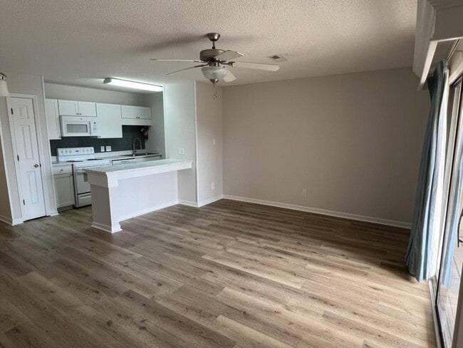 Photo - 203 Double Eagle Dr