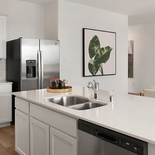 Photo - **MOVE IN READY HOME**
