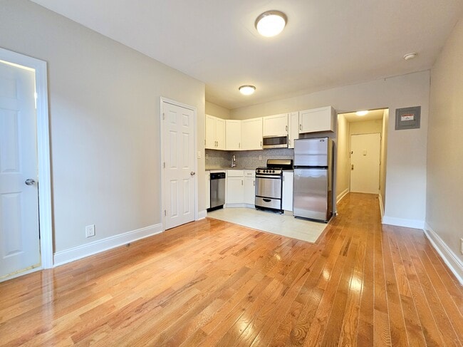 Building Photo - 515 W 168th St