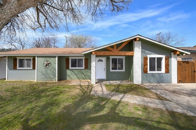 Photo - 1531 Lahn Rd House