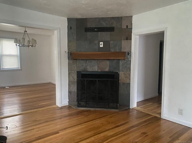 Building Photo - 13 Parker Ave Rental