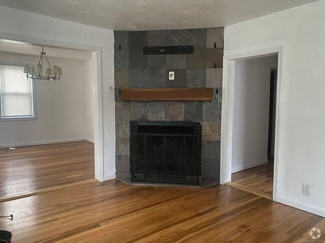 Building Photo - 13 Parker Ave Rental