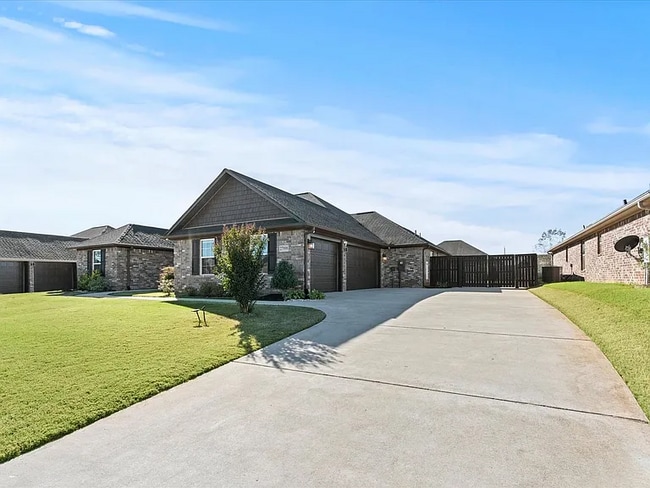 Photo - 27998 Cross Gate Dr