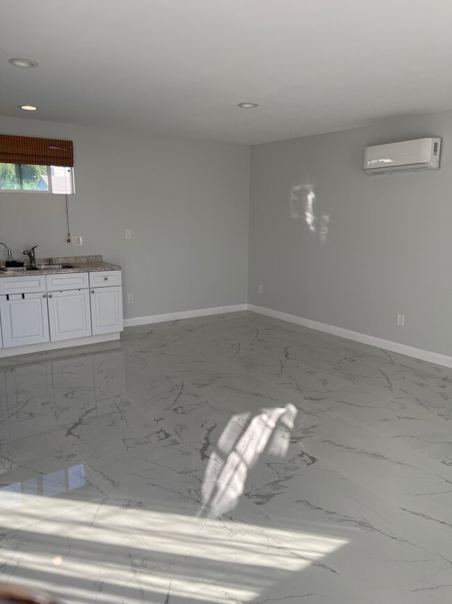 Photo - 10310 Montgomery Ave