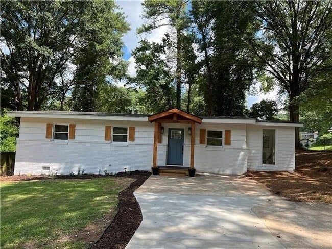 Photo - 2956 Monterey Dr