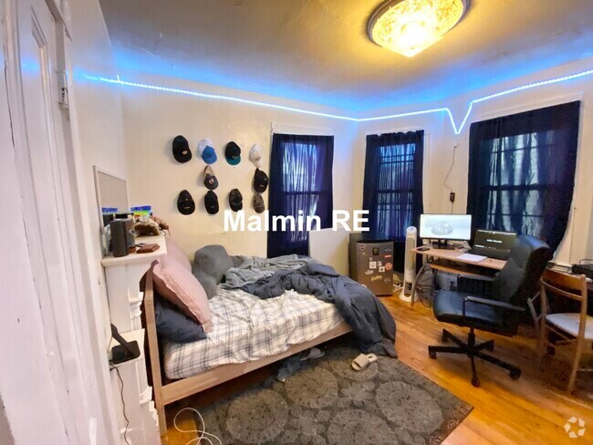 Building Photo - 55 Hillside St Rental