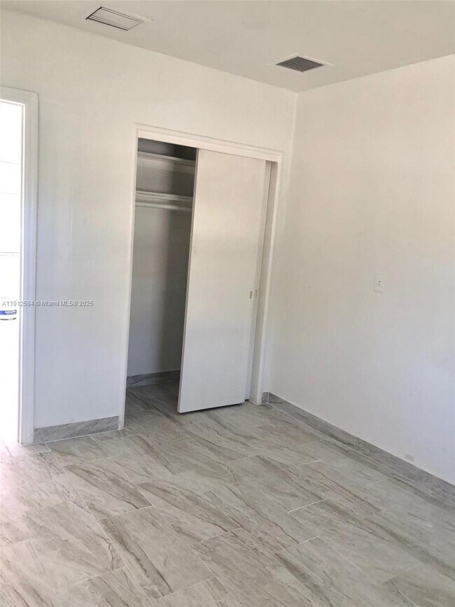 Photo - 2519 Pierce St Unit B