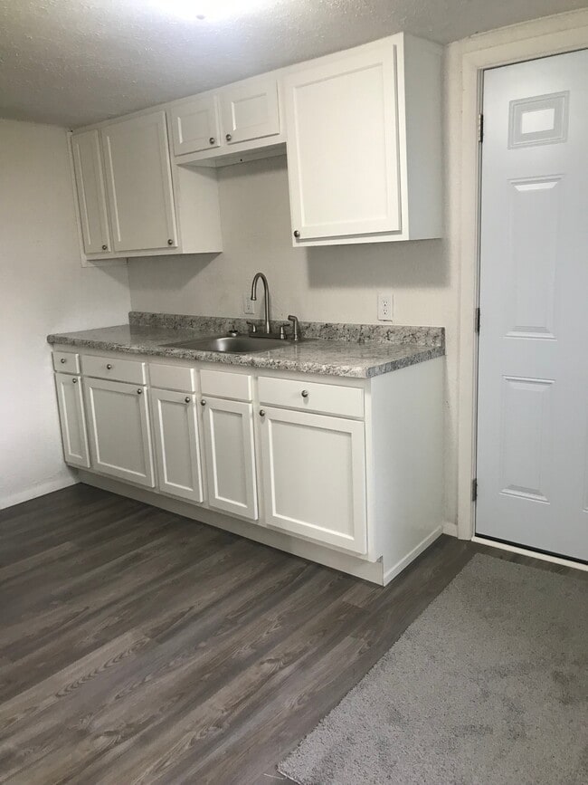 Photo - 1048 N Jefferson St