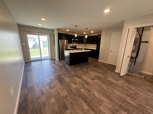 Photo - 301 Creekview Dr