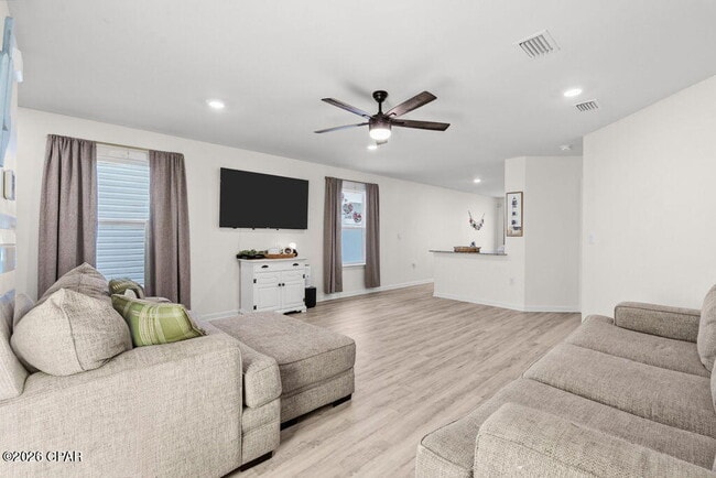 Photo - 6587 Kettles St