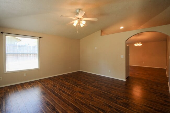 Photo - 3882 Lone Oak Rd SE