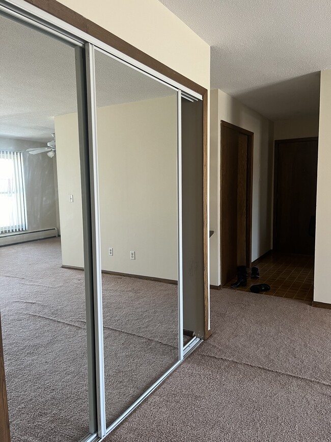 Living Area - Facing Entryway - 709 11th Ave S Unit 6