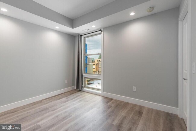 Photo - 1222 N Marshall St Unidad 401