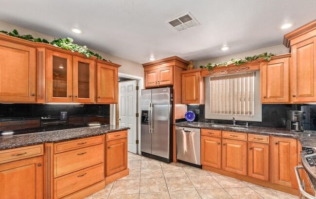 Photo - Updated 3bd w/ pool 51ave Bell