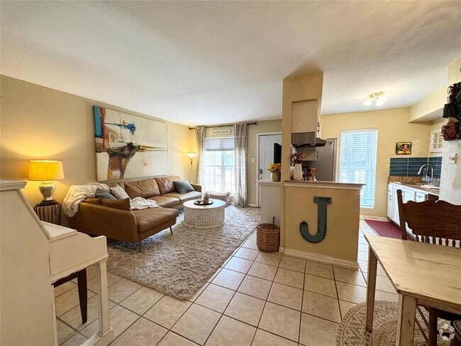 Building Photo - 5550 N Braeswood Blvd Unit 128 Rental