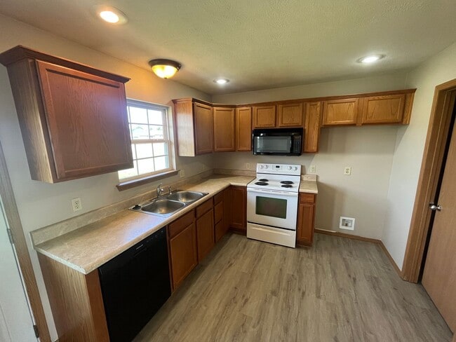 Photo - 201 N Christopher Ln