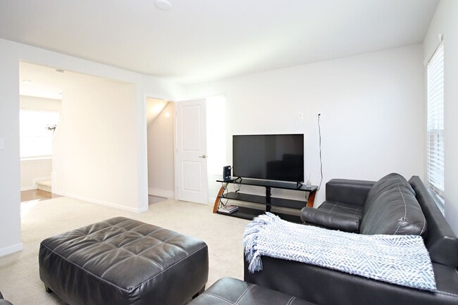 Photo - Spacious Riverwood Home Near NGIC