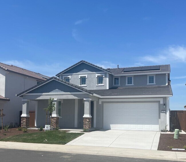 Photo - Solar Lennar 4 Bedroom Home on a Large Lot