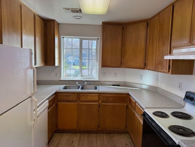 Photo - 572-574 COUNTRYSIDE Unit 574