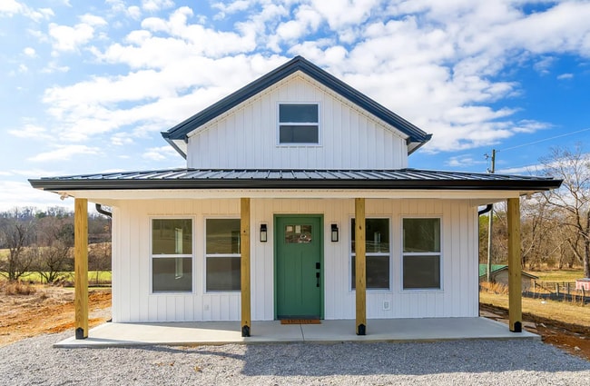 Building Photo - 7713 Martin Mill Pike Rental