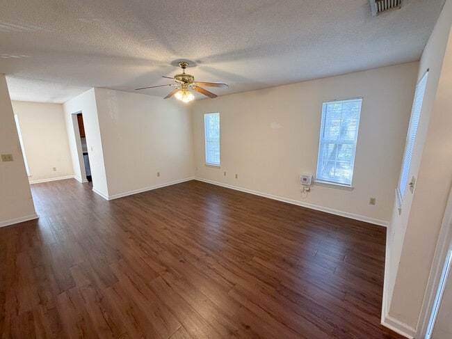 Photo - 314 Mobley Dr