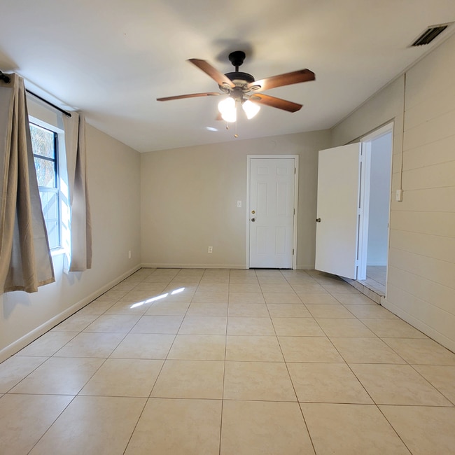 Photo - 404 Bullard Pkwy