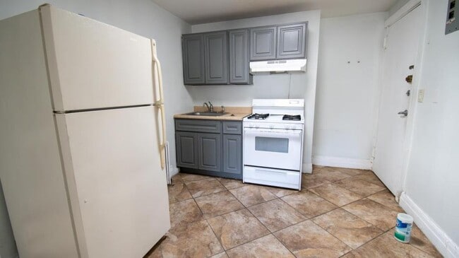 Photo - 839 Merrick Rd