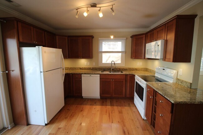 Photo - West AVL - Great apartment close to all th...