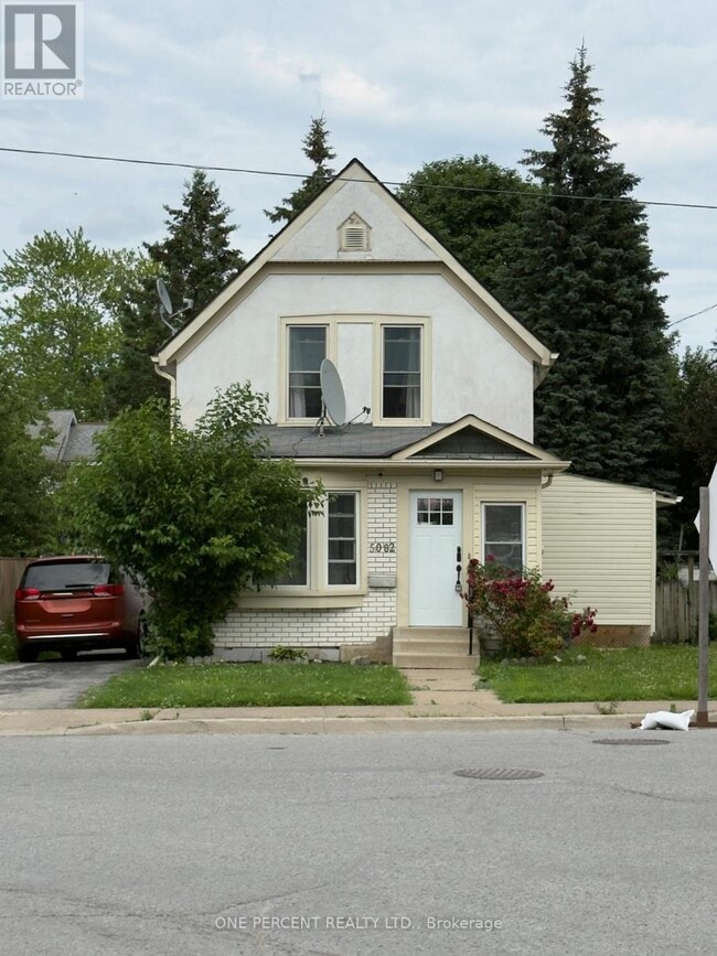 Photo - 5082 St Lawrence Ave