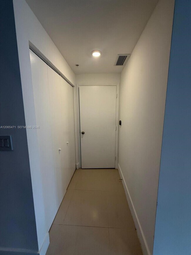 Photo - 90 SW 3rd St Unit 1416