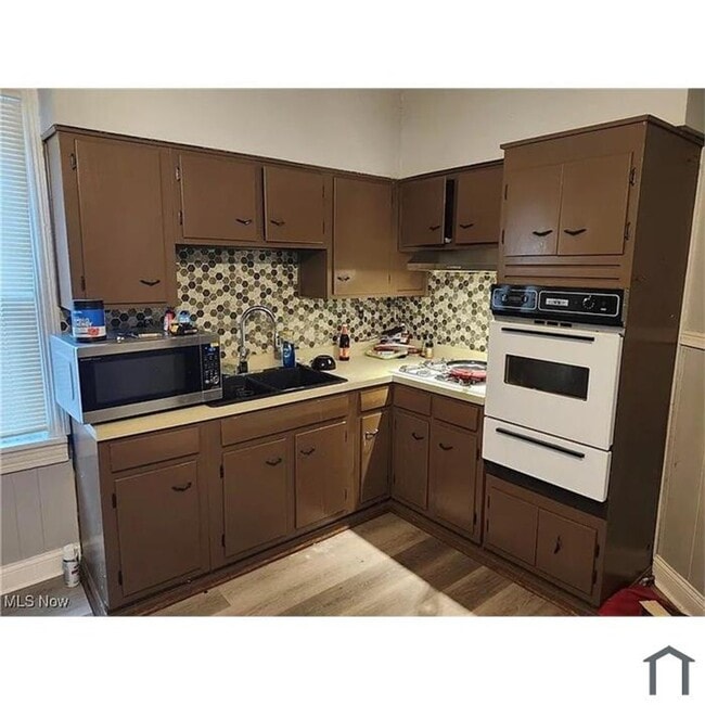 Photo - 3517 E 44th St