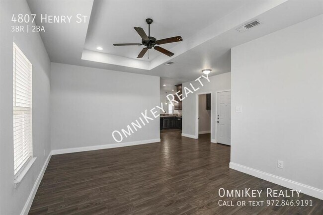 Photo - 4807 Henry St