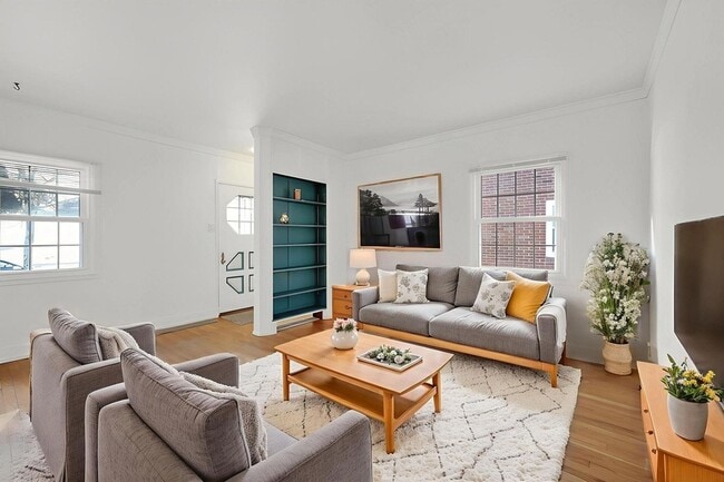 Photo - 514 W Lakeside St