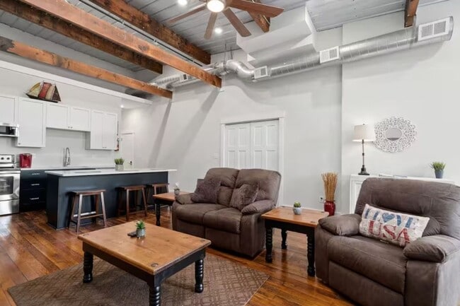 Photo - 124 Strawberry Alley Unit B