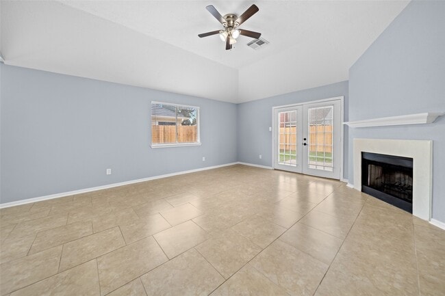 Building Photo - 6627 Greenhouse Rd