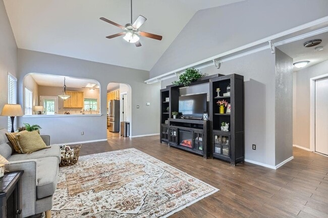 Photo - 803 Hank Aaron Ln