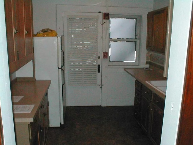 Photo - 302 W Grand Ave Unidad 2