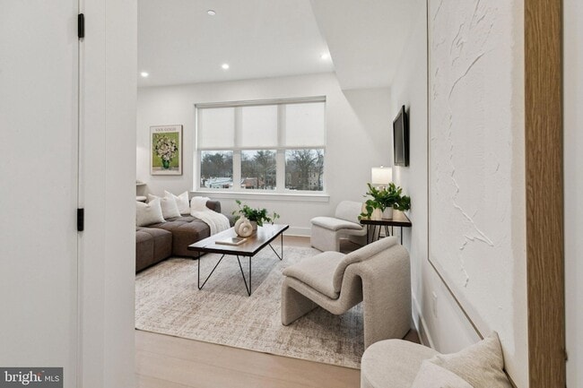 Photo - 30 W Allens Ln Unit 205