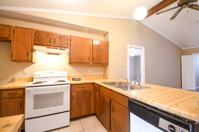 Photo - 1304 N Sugar Ridge Rd