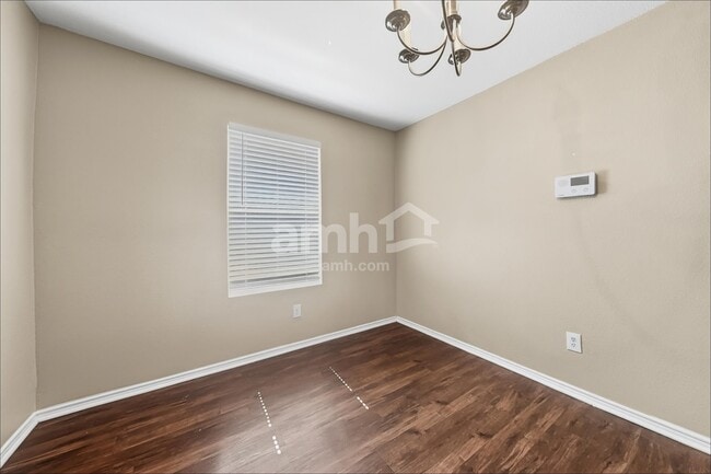 Photo - 1120 Boxwood Dr