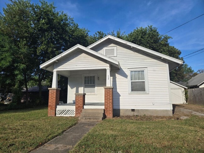 Photo - 117 N Spring St